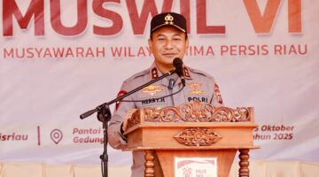 Kapolda Riau dan Himpunan Mahasiswa Persis Tanam Mangrove di Bengkalis