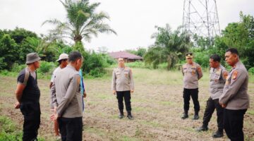 Kapolresta Pekanbaru Tinjau Lahan Ketahanan Pangan di Kecamatan Payung Sekaki