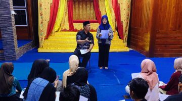 Datuk Seri Afrizal Cik Mengajar Pantun di Sanggar Pusaka Budaya