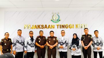 PGRI Kota Pekanbaru Audiensi dengan Kejaksaan Tinggi Riau Bahas Perlindungan Hukum bagi Guru