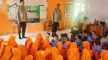 Polres Meranti Edukasi Anak PAUD dan Siswa MTs Tanam Pohon Lewat Program Green Policing