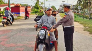 Hari Keempat Operasi Zebra Lancang Kuning 2025, Satlantas Polres Siak Ajak Masyarakat Lebih Tertib dan Peduli Keselamatan di Jalan Raya