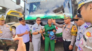 Dirlantas Polda Riau dan Instansi Terkait Gelar Ramp Check di Terminal AKAP Patung Sekaki, Pastikan Keselamatan Penumpang