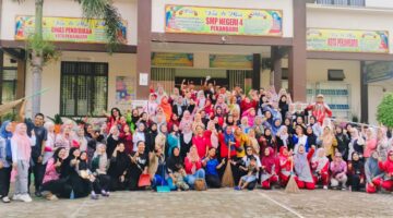 Gotong Royong Massal, Ajarkan Siswa Jaga Lingkungan Sehat di SMP Negeri 4 Pekanbaru 