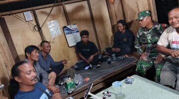 Jaga Keamanan,Personil Koramil 04/Kubu Giat Patroli Siskamling.