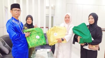 Sanggar Pusaka Budaya LAMR Meranti, Terima Bantuan Baju Tari dari Bank Riau Kepri Syariah