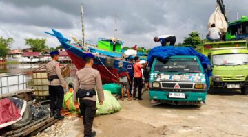 Jelang Tahun Baru, Polairud Polda Riau Patroli Amankan Pelabuhan hingga Rumah Singgah Tuan Kadi
