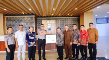 Bupati Agam Sampaikan Terima Kasih kepada Kapolda Riau atas Bantuan Penanganan Bencana