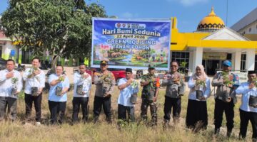 Danramil 04/Kubu Hadiri Penanaman Pohon, Sambut Hari Bumi Sedunia.