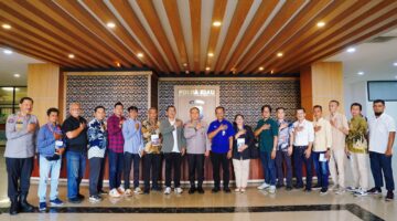 TEMUI FORUM PEMRED , KAPOLDA RIAU TEKANKAN LAYANAN HUMANIS & SINERGI LAWAN NARKOBA-KARHUTLA