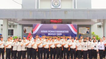 KAKANWIL DITJENPAS RIAU GELAR APEL IKRAR PEMASYARAKATAN BERSIH DI RUTAN KELAS 1 PEKANBARU 