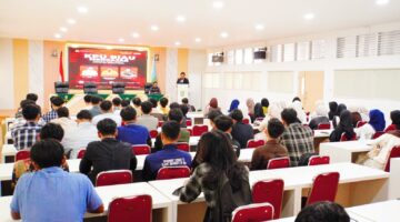 KPU RIAU MENGAJAR GELAR KULIAH PRAKTISI DI UIR BAHAS PENDIDIKAN POLITIK DAN TATA KELOLA PEMILU