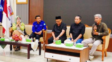 UR DAN KPU RIAU SINERGI BANGUN LITERASI POLITIK MAHASISWA