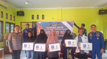 Sat Polairud Polres Pelalawan Salurkan 130 Paket Bantuan di Desa Segati