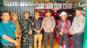 Cegah Asap Sebelum Muncul: Forkopimcam Teluk Meranti Sisir Gudang Damkar RAPP, 150 Rol Selang dicek satu-satu.