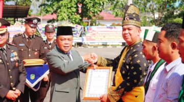 Berkat Dedikasi Jaga Mangrove, Ketua LAMR Meranti Terima Penghargaan di HUT Bhayangkara ke-80