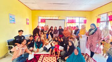Kreatif! Mahasiswa UNRI Ajak Ibu Posyandu Petalongan Olah Ikan Patin